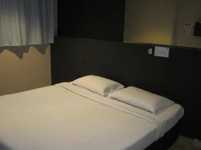 Three Top Hotel