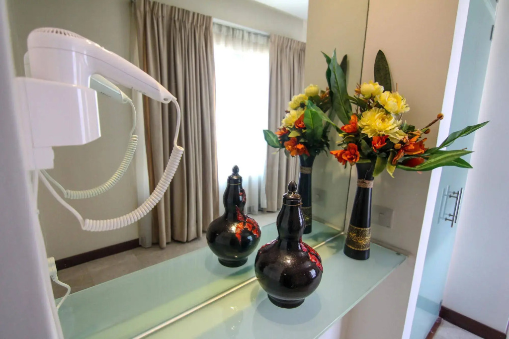 Peninsula Residence All Suite Hotel