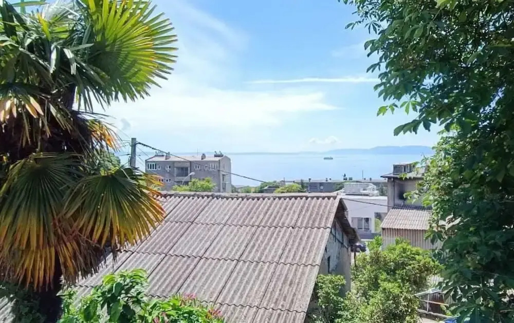 Luxury apartment Ivone with balcony