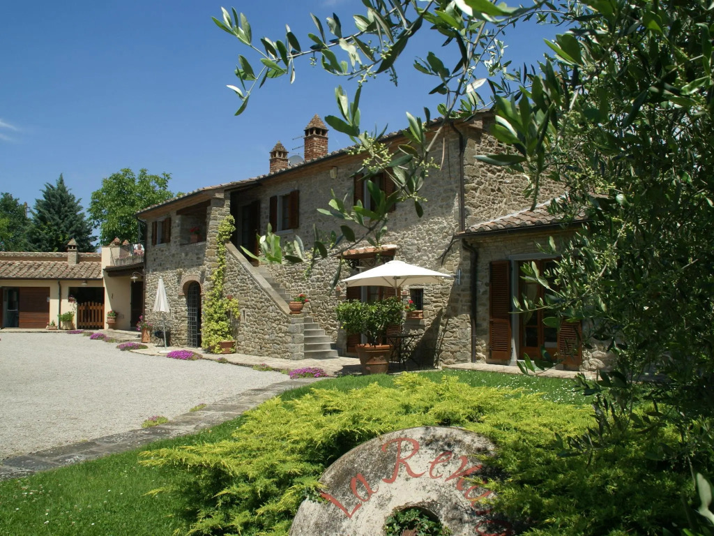 Holiday Home in Cortona with Pool