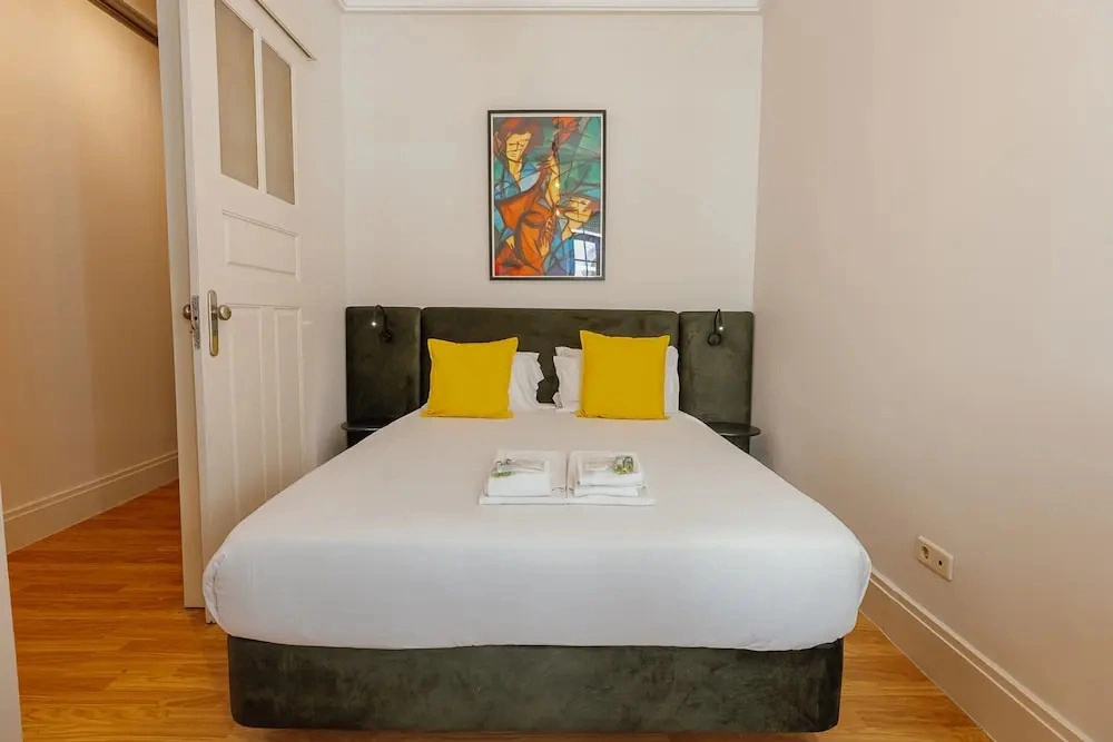 City Center Terrace Apartment by Vacationy