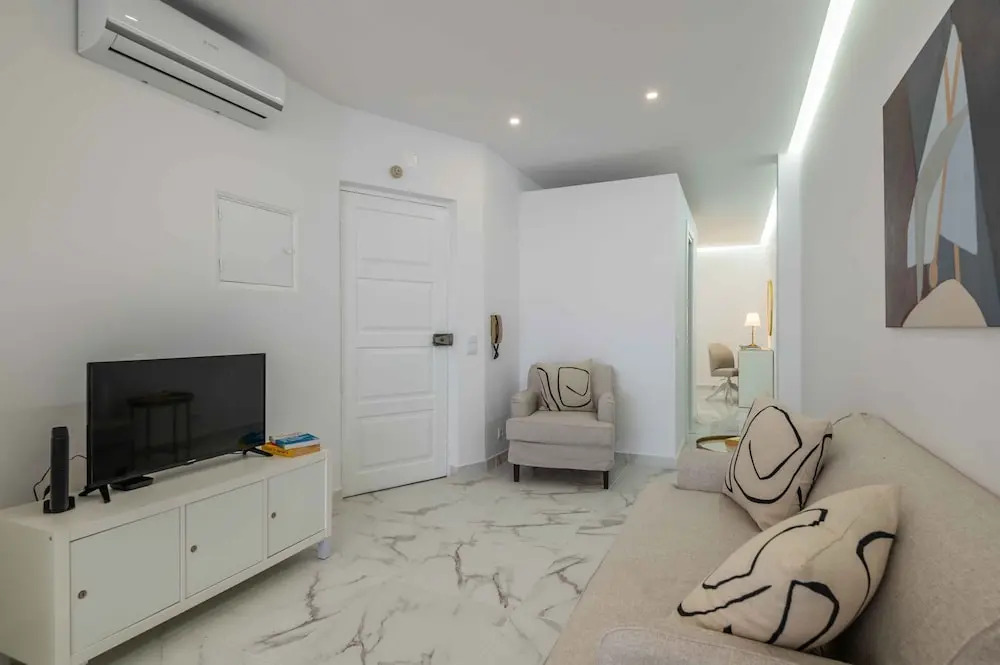 Baleeira Sea View Studio