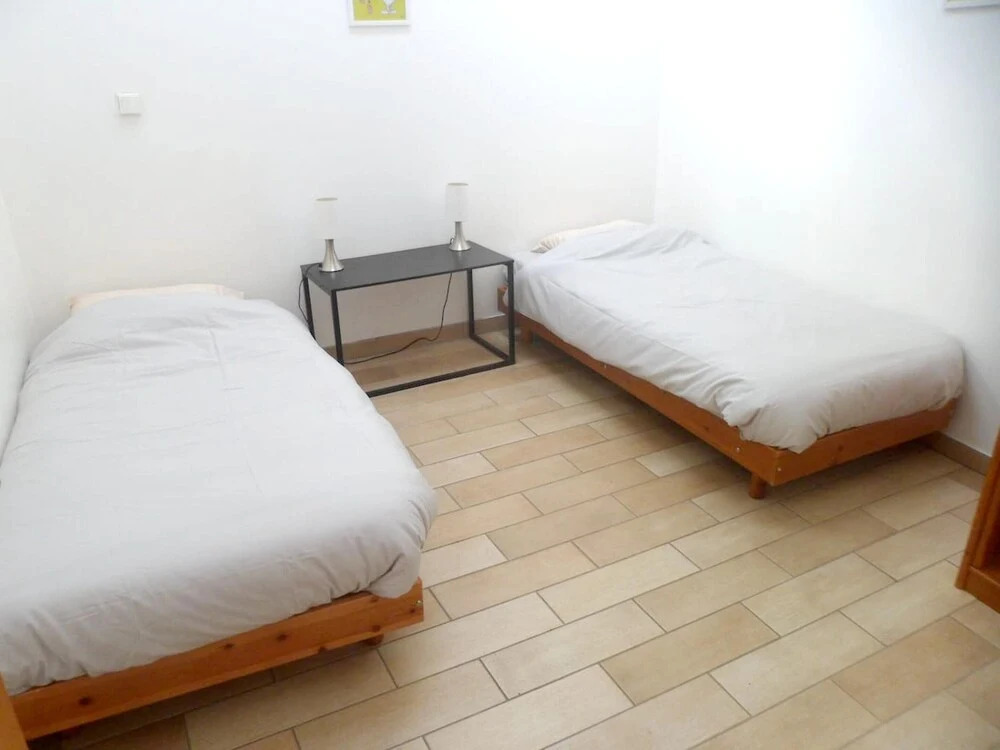 House With 5 Bedrooms in Courzieu, With Furnished Garden and Wifi