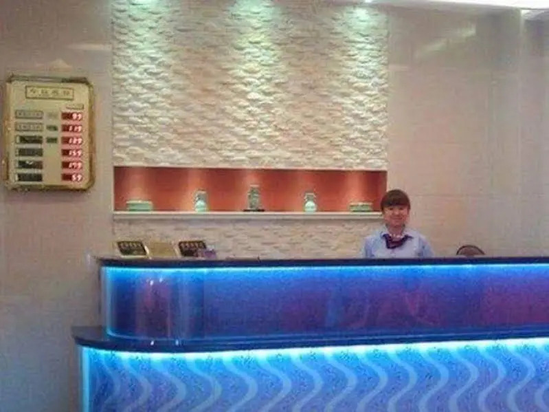 Stars 99 Motel Songjiang University Branch
