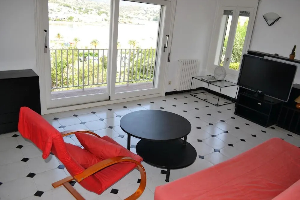 Port Dalí 28