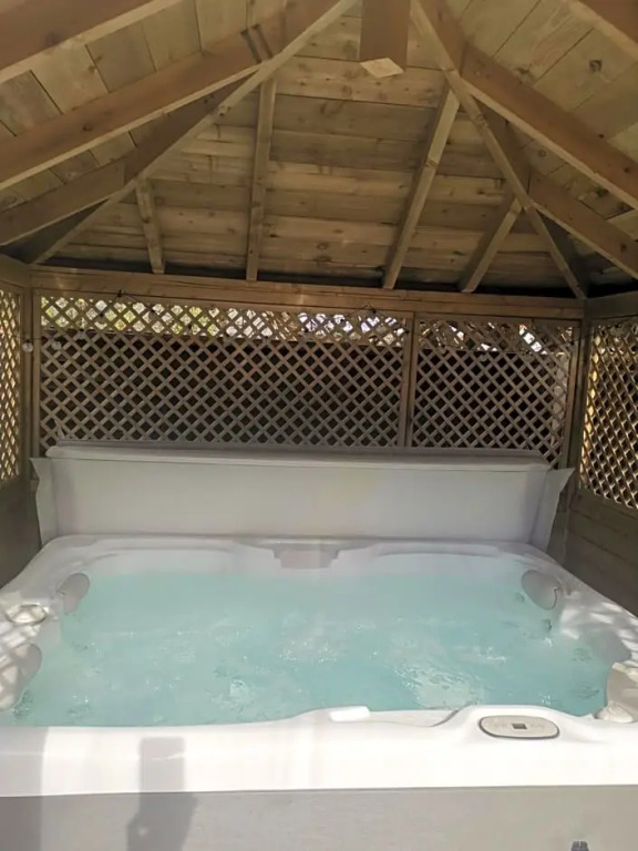 Glenfern Guest House and a separate Cottage with its own private hot tub