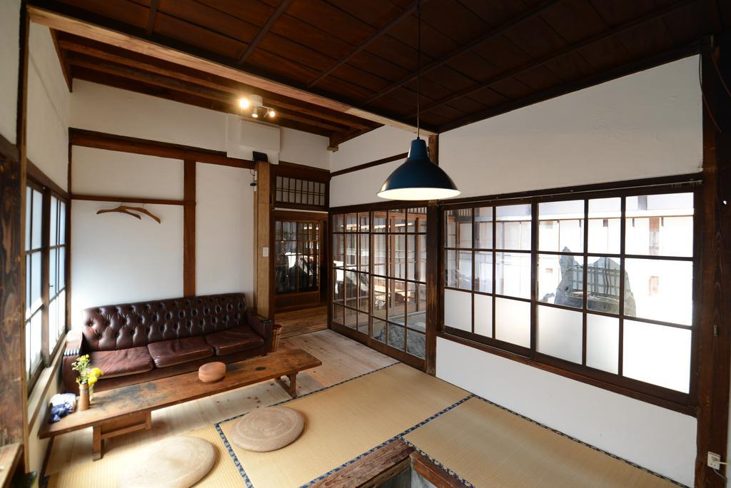 Taketa station hostel cue