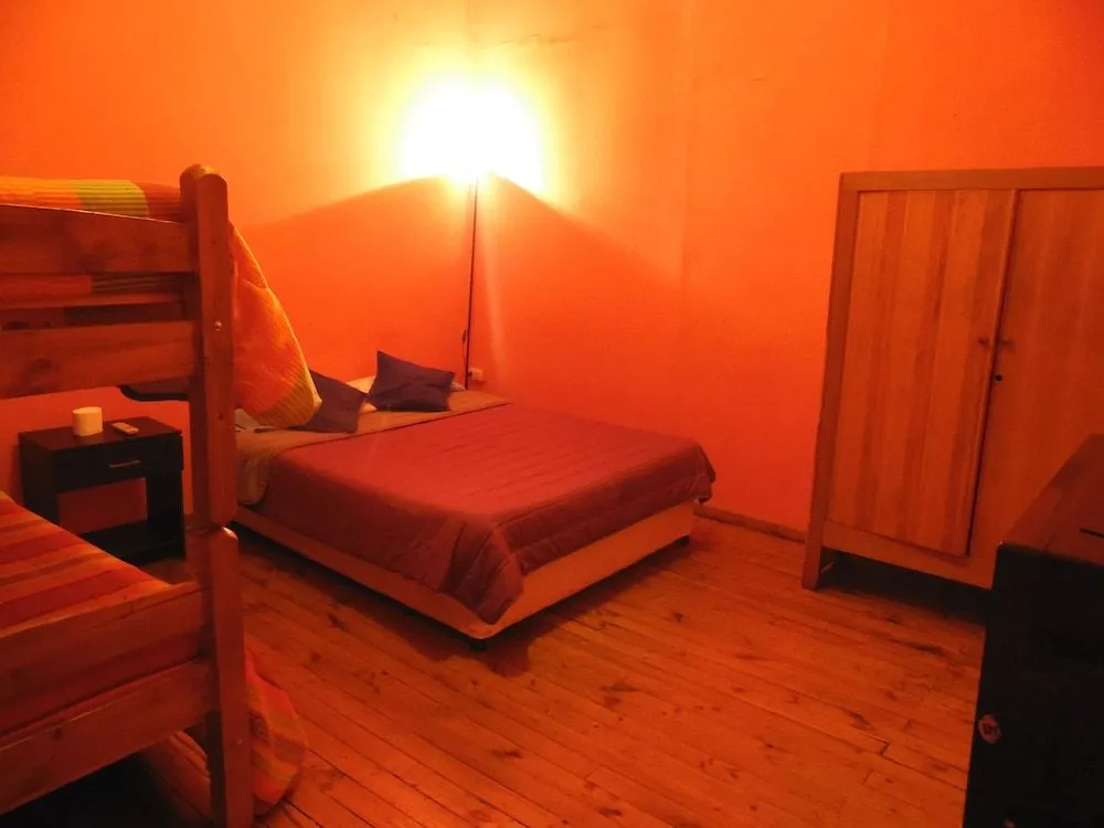 Hostal Tricontinental