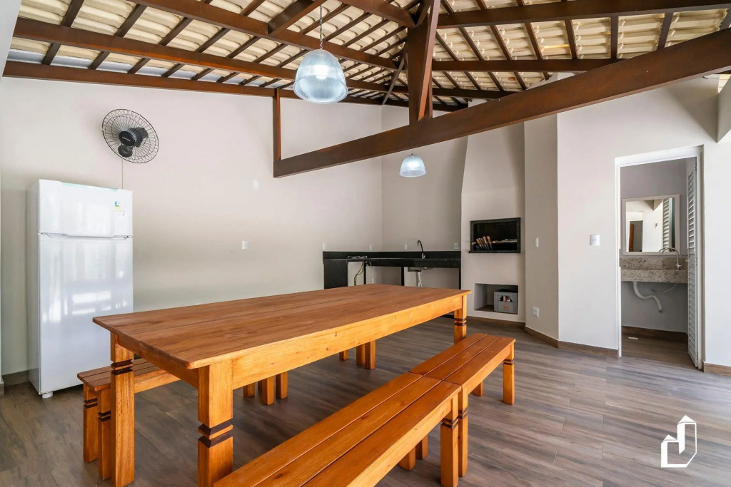 Casa com 05 dormitórios ideal as férias na praia