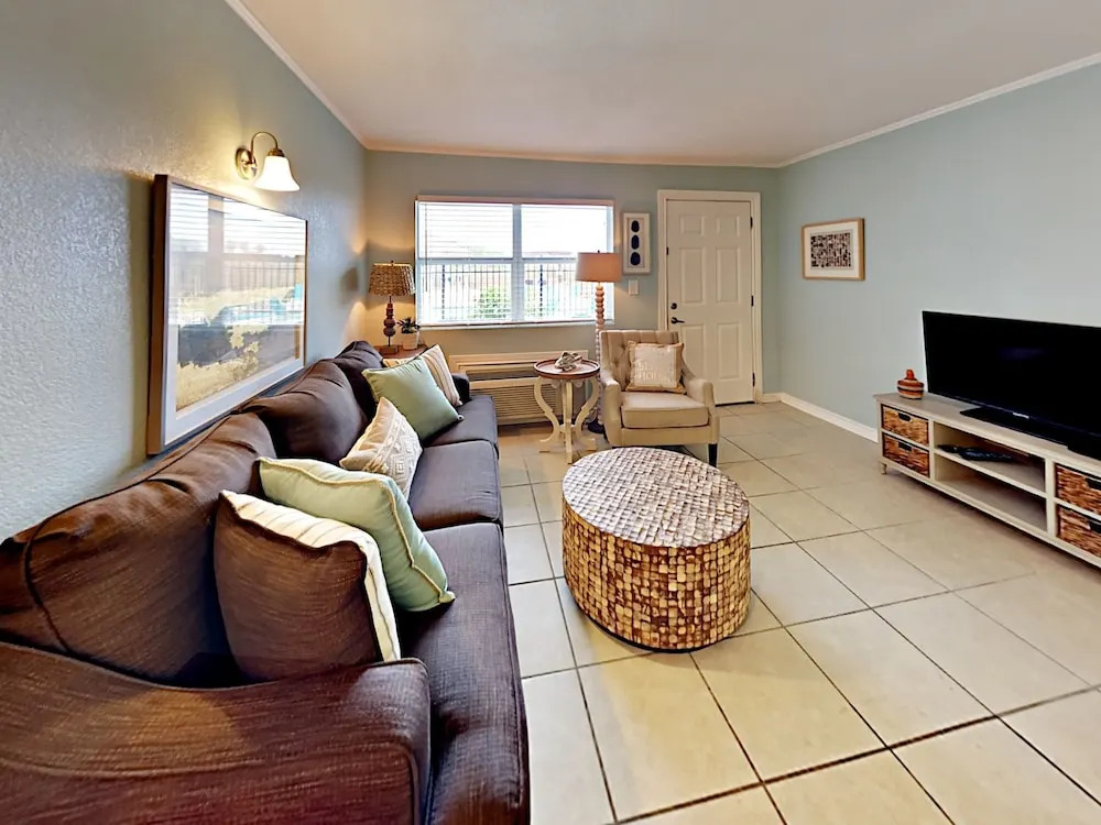 112 Sea Breeze - 1 Br Condo