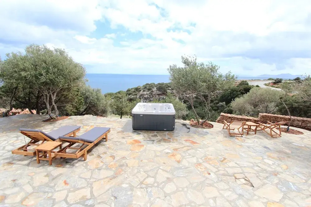 Villa Rouvis with outdoor Hot Tub