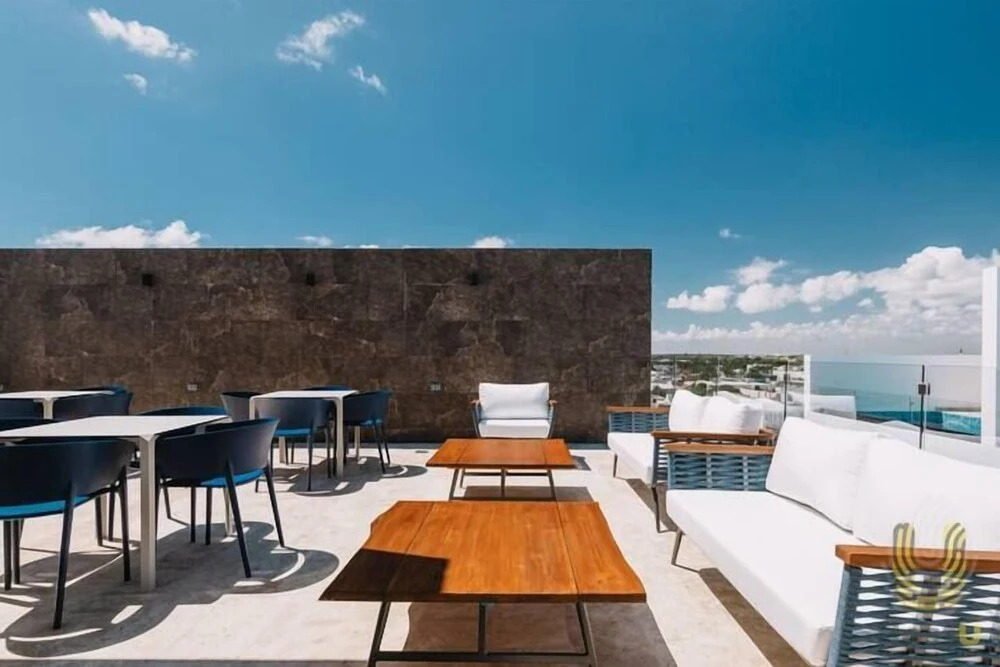 Stylish Studios Pool Near Beach