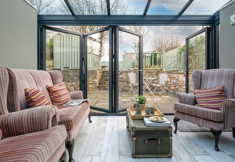 Charming Cottage in Caerway, No Deposit