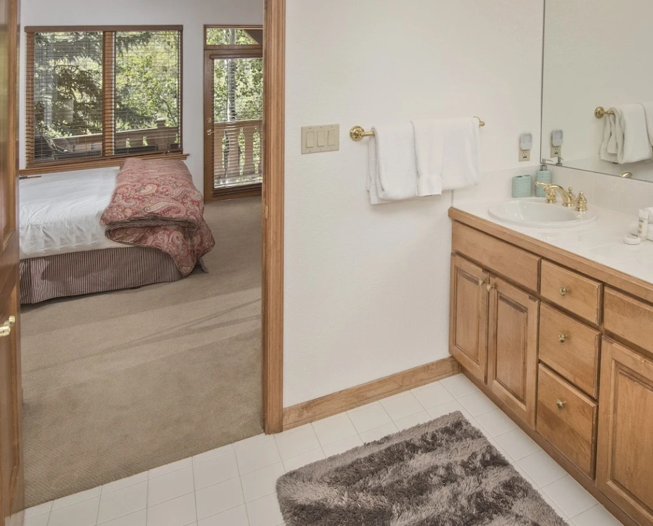 Aspenwood #207 2 Bedroom Condo by RedAwning