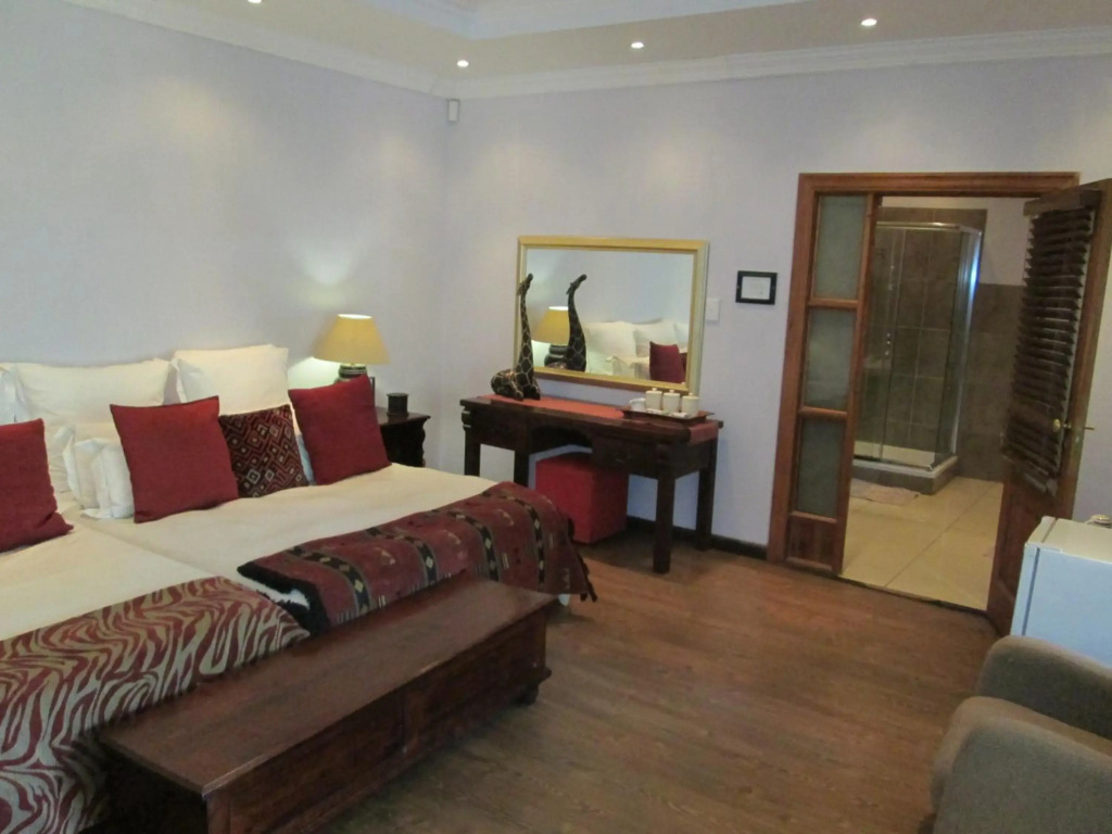 Tuskers Bush Lodge B&B