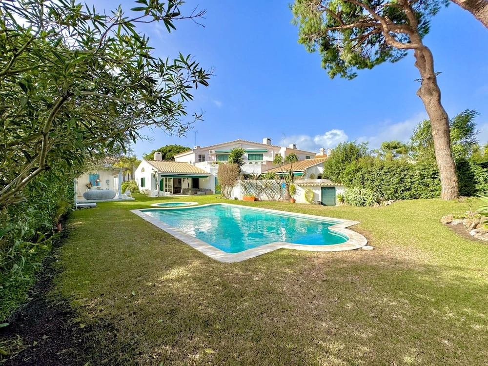 Vilamoura Amazing Villa by Homing