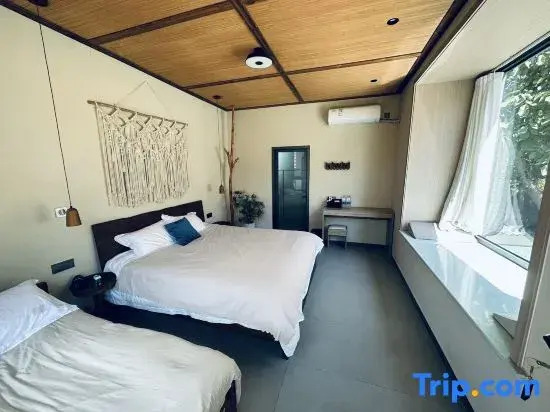 Shanhaijing Homestay (Jinhai Lake Scenic Area)