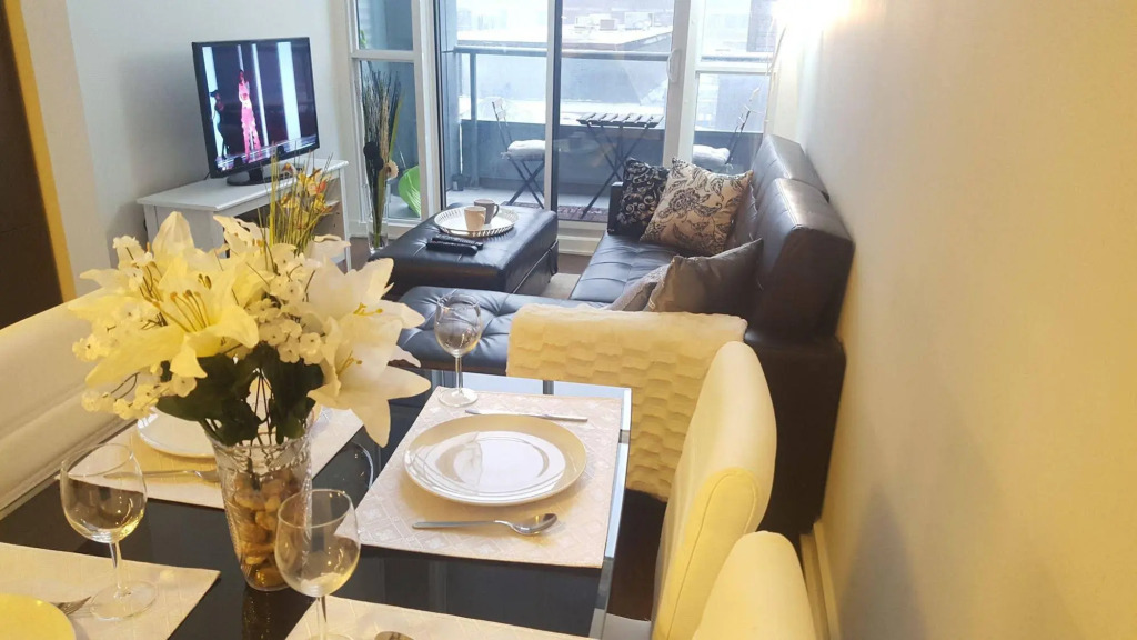 Lavish Suites - Two Story Loft - Downtown Toronto