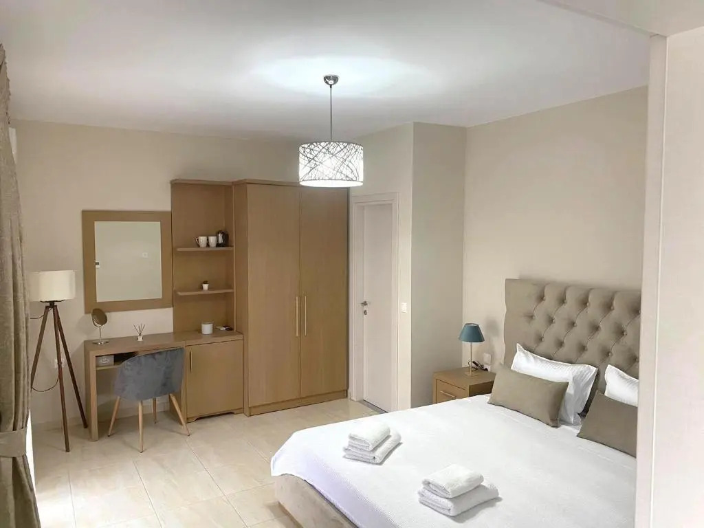 Zillis Apartments