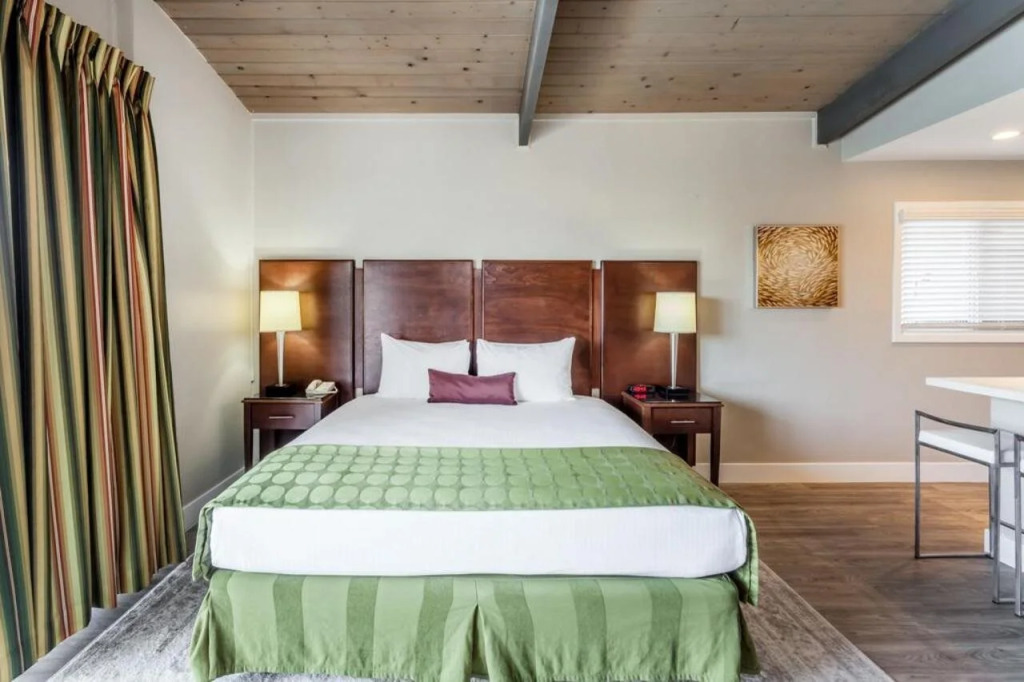 Ramada by Wyndham San Diego North Hotel & Conference Center