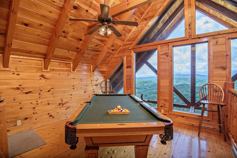 Majestic Mountain View - Great Location! - Convenient to Everything! cabin