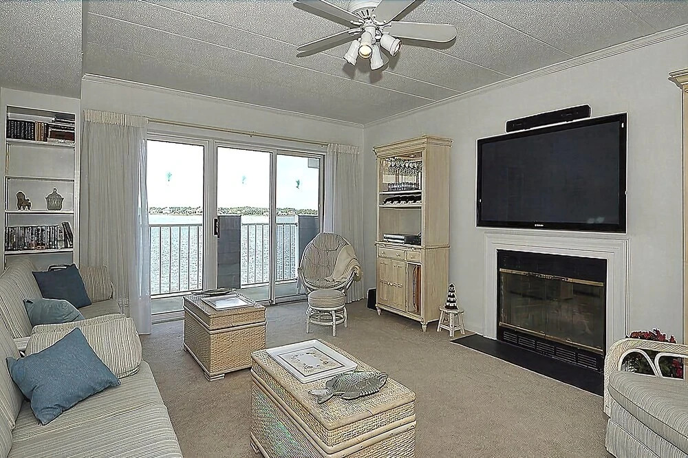 Harbour Island 207k 3 Bedroom Condo