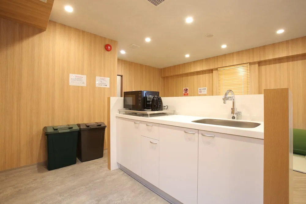 OHWA hostel minowa station