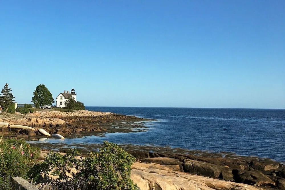 Harbor-view Hideaway W/ Lovely Alfresco Lounges 3 Bedroom Home