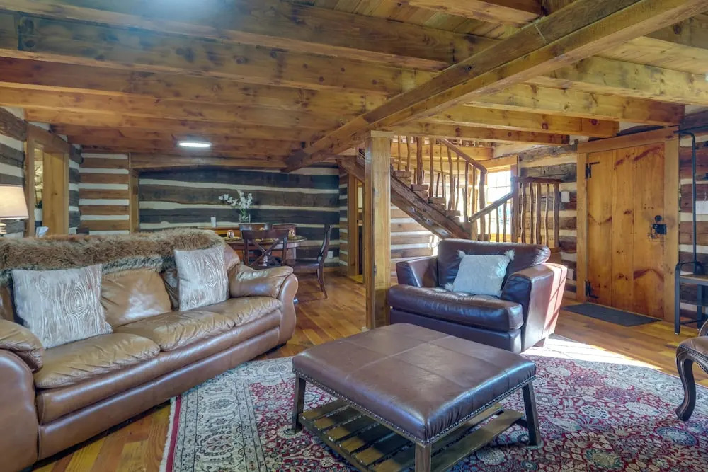 Historical Paris Cabin on Farm w/ Fire Pit!