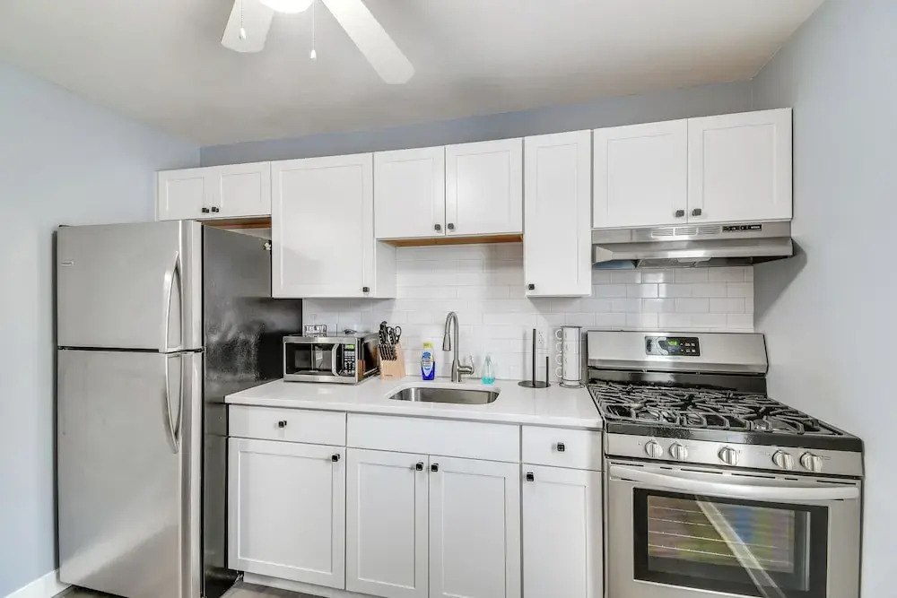 2 Mi to Dtwn Syracuse: Cozy Updated Apt!