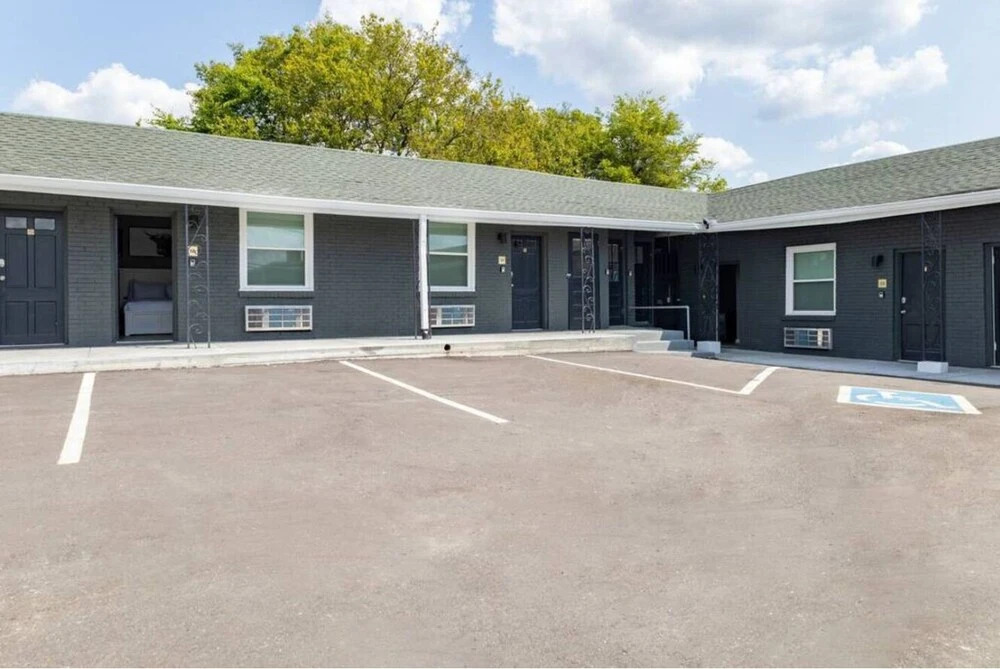 Cute & Friendly 1-BR 10 Mins From Nash