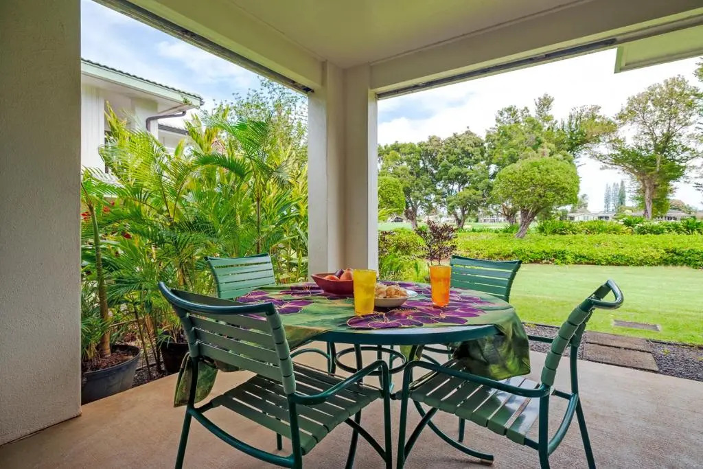 Emmalani 411 - AC, spacious, golf course view, close to beach!