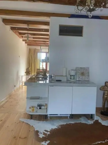 Hollywood Studio Apartments