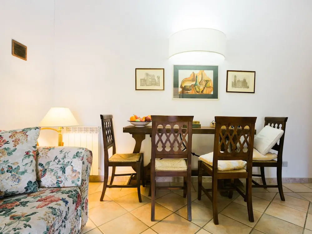 Luxurious Farmhouse in Grosseto With Jacuzzi