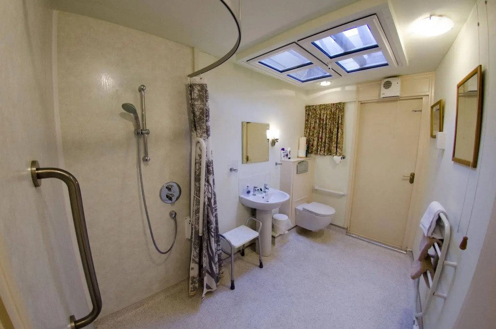 Oakwood Bed and Breakfast Heathrow