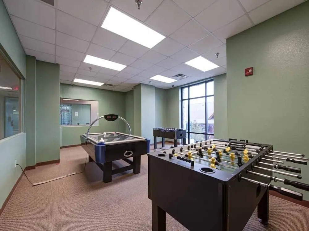 Pinnacle Condo 2 Bedroom Mountain View Home with Hot Tub