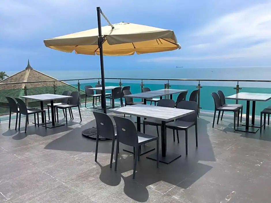 Cliff Lanta Suite