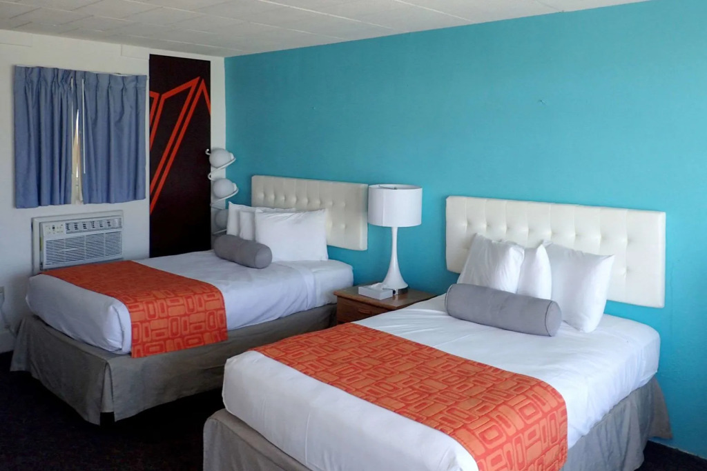 Hotel Cabana Oceanfront/Boardwalk