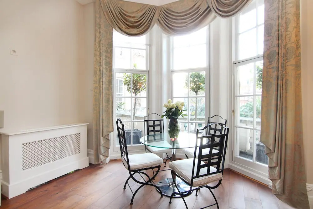 London Lifestyle - Knightsbridge VI