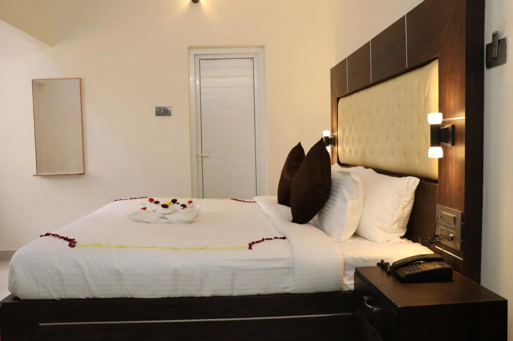 SS Silver Oaks Resort