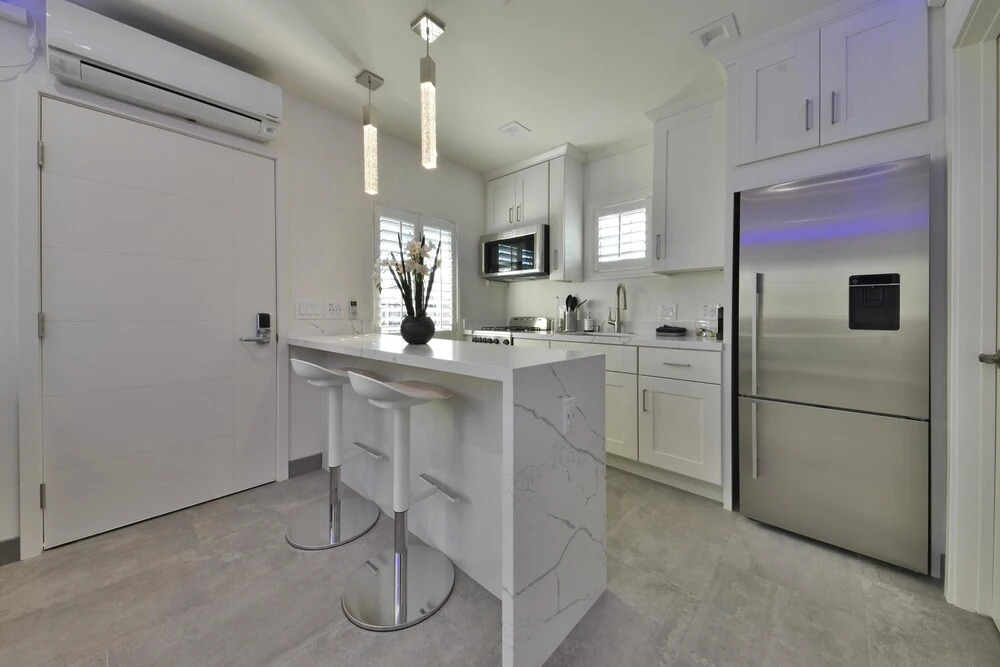 1244#4 Contemporary & Visually Stunning Beach Home, Sleeps 4