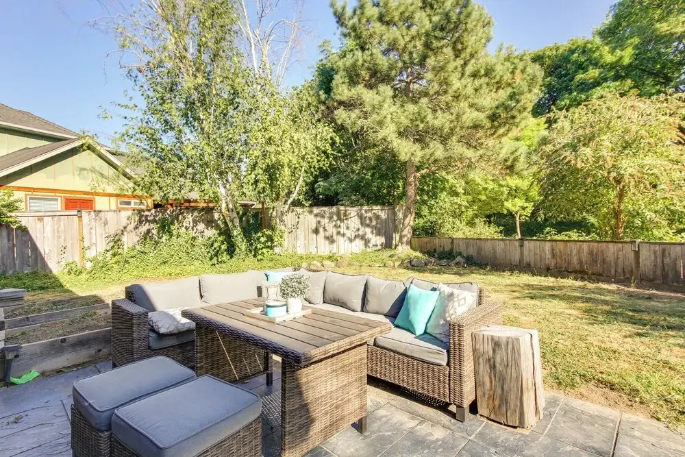 Pet-friendly Home w/ Yard, 2 Mi to Autzen Stadium