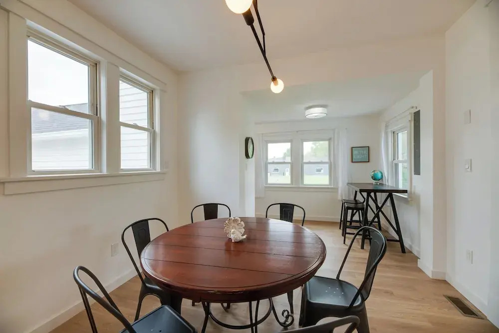Modern Family Home in Mason w/ Backyard + Fire Pit