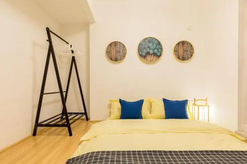 Chongqing Yuzhong·JieFangbei· Locals Apartment 00132880