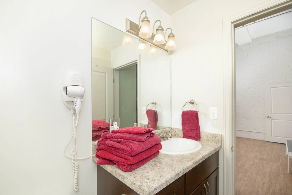 Downtown Denver 2BR Apartment | Open Plan