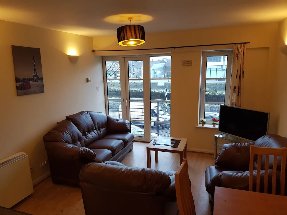 Cosy 3 bedroom apt Cork City great view