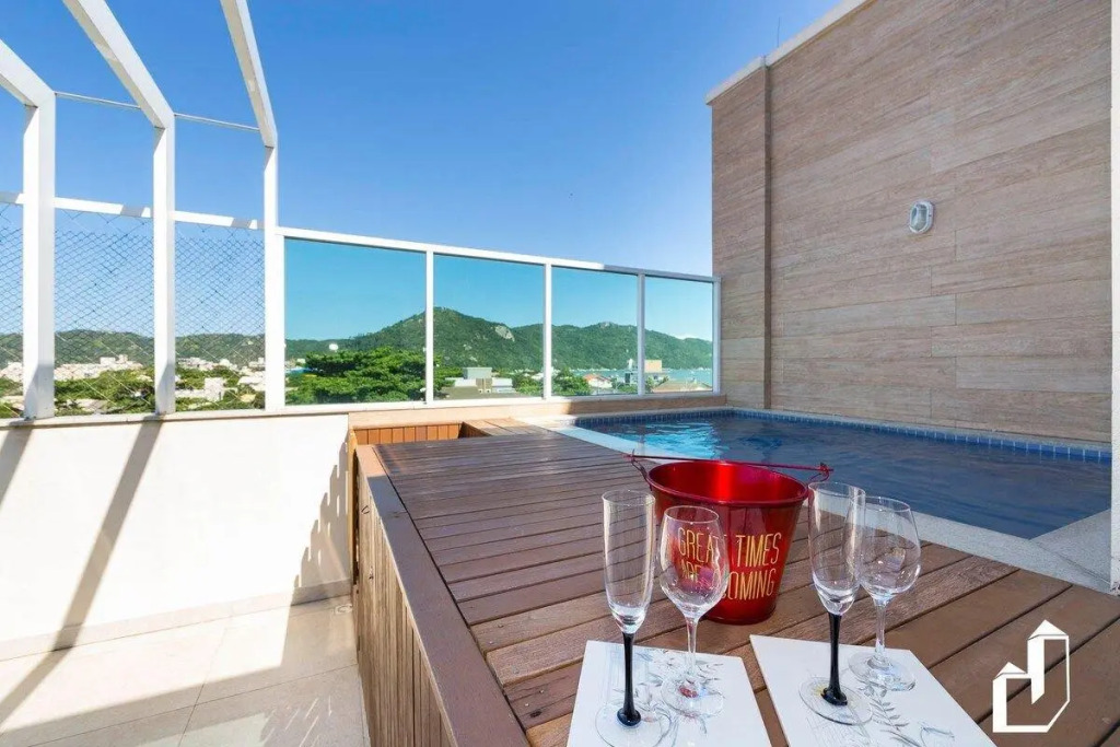 Cobertura Duplex Com Piscina E 03 Suítes