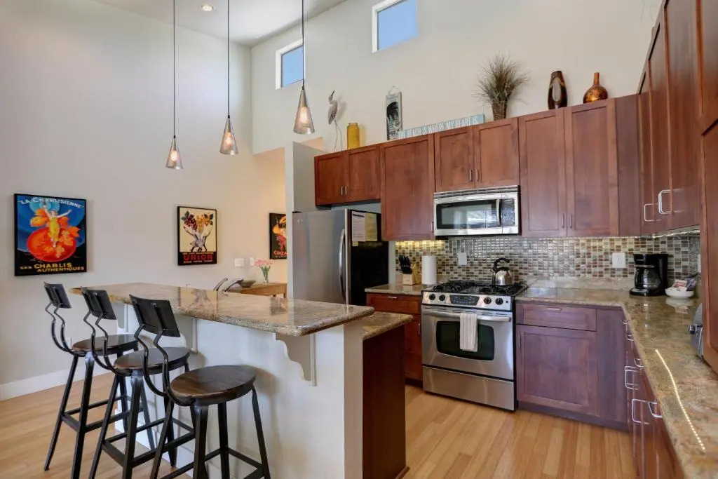 219 San Miguel