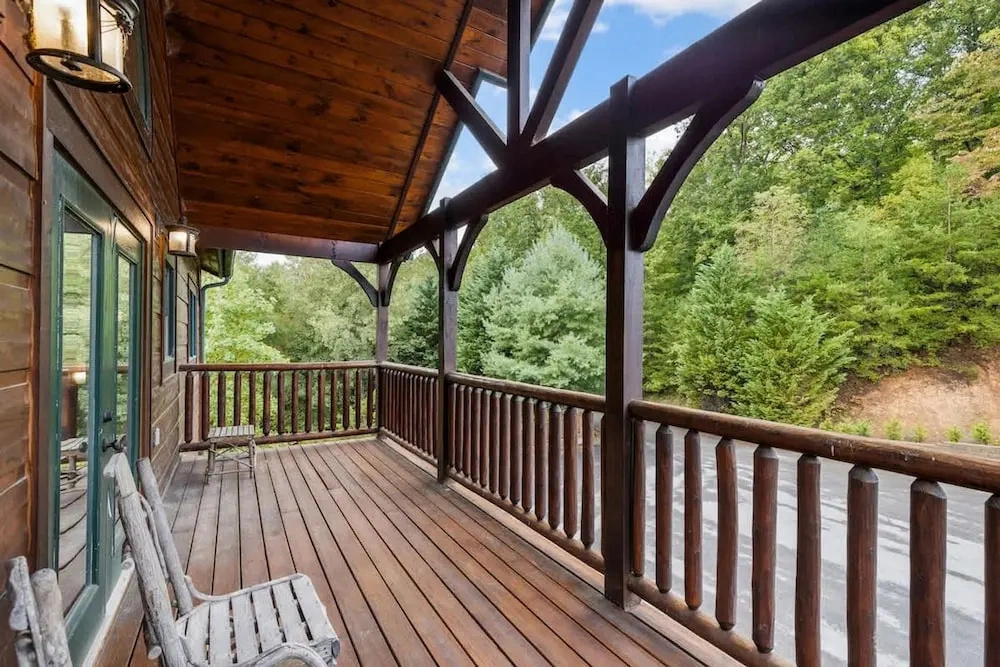 Dogwood Grand Cabin Hot tub and Games
