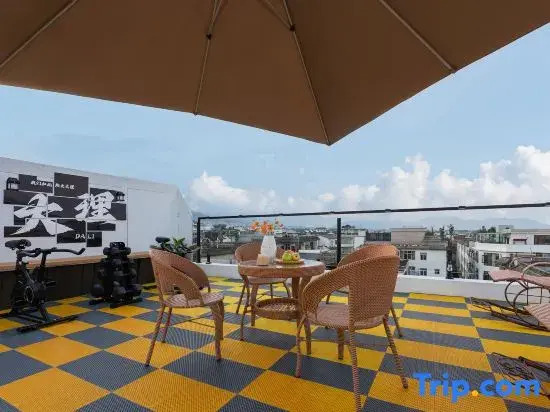 Cloud on the · Yashe B&B (Erhai Ecological Corridor Store)